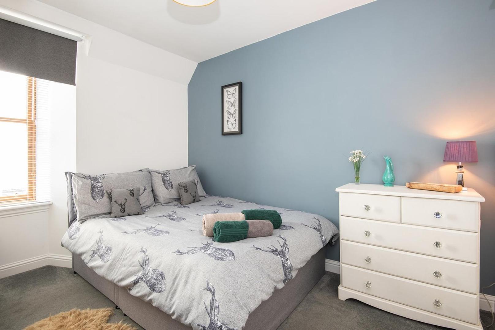 Charming 2 Bedroom Flat In The Heart Of Kirriemuir Extérieur photo
