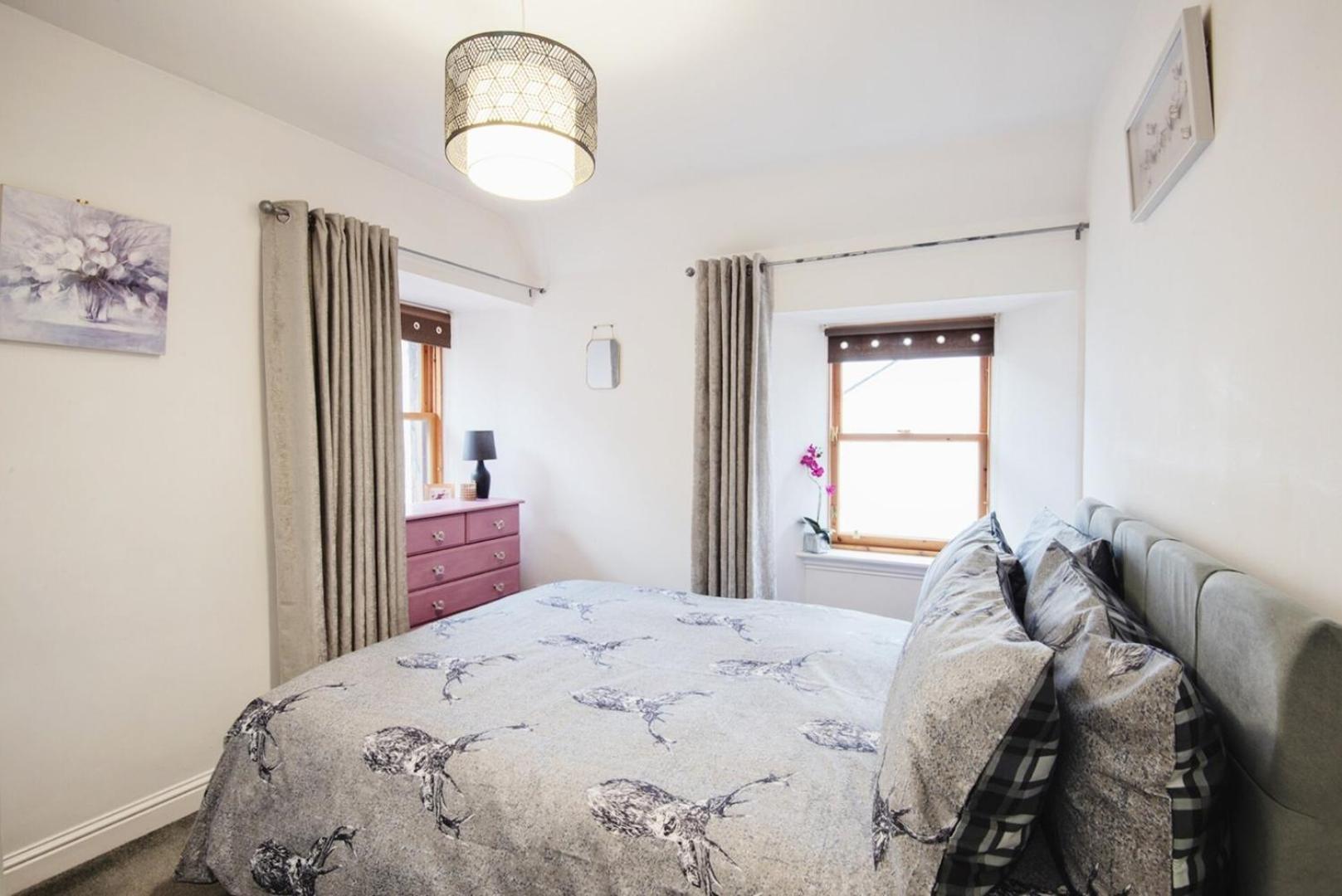 Charming 2 Bedroom Flat In The Heart Of Kirriemuir Extérieur photo