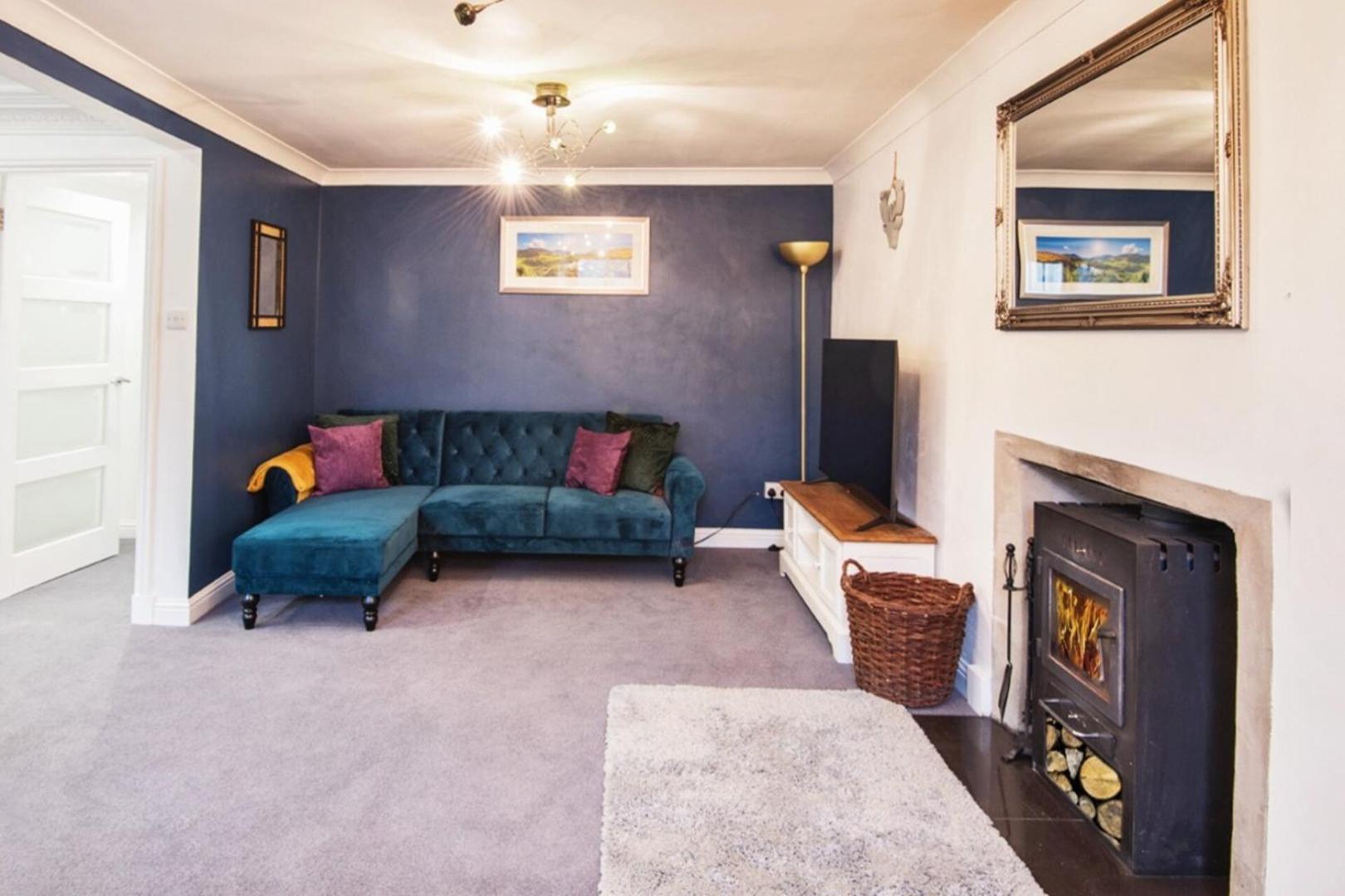 Charming 2 Bedroom Flat In The Heart Of Kirriemuir Extérieur photo